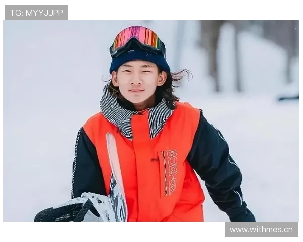 苏翊鸣居然穿球鞋逛街？我还以为滑雪冠军人设能hold住高冷狂拽呢！