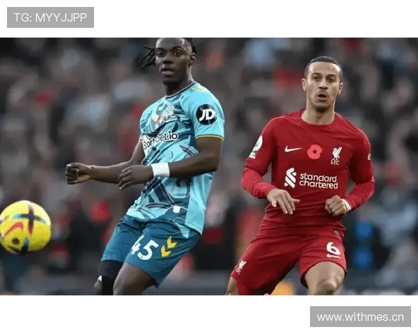 贝林厄姆与克罗斯在中场组织中出现结构分散与单点驱动差异