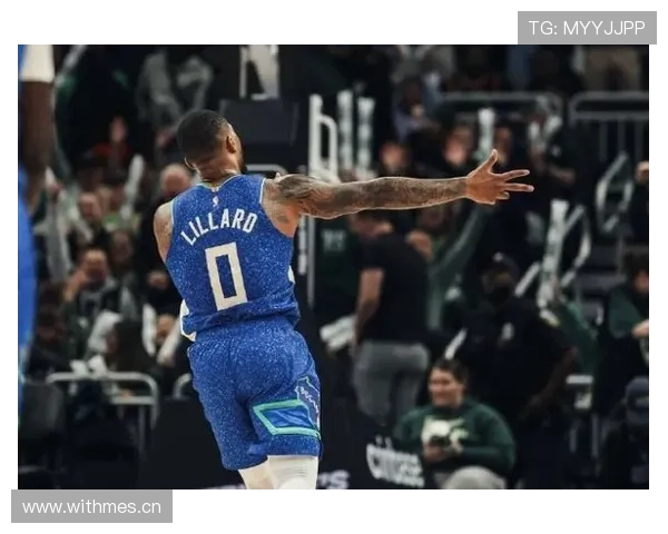 利拉德由单打转挡拆，与字母哥配合提升无球三分威胁